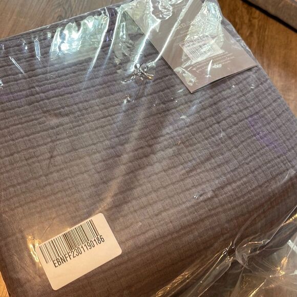 Boutique By Distinctly Home
3-piece Crinkle Cotton Duvet Cover Set - Picture 2 of 3